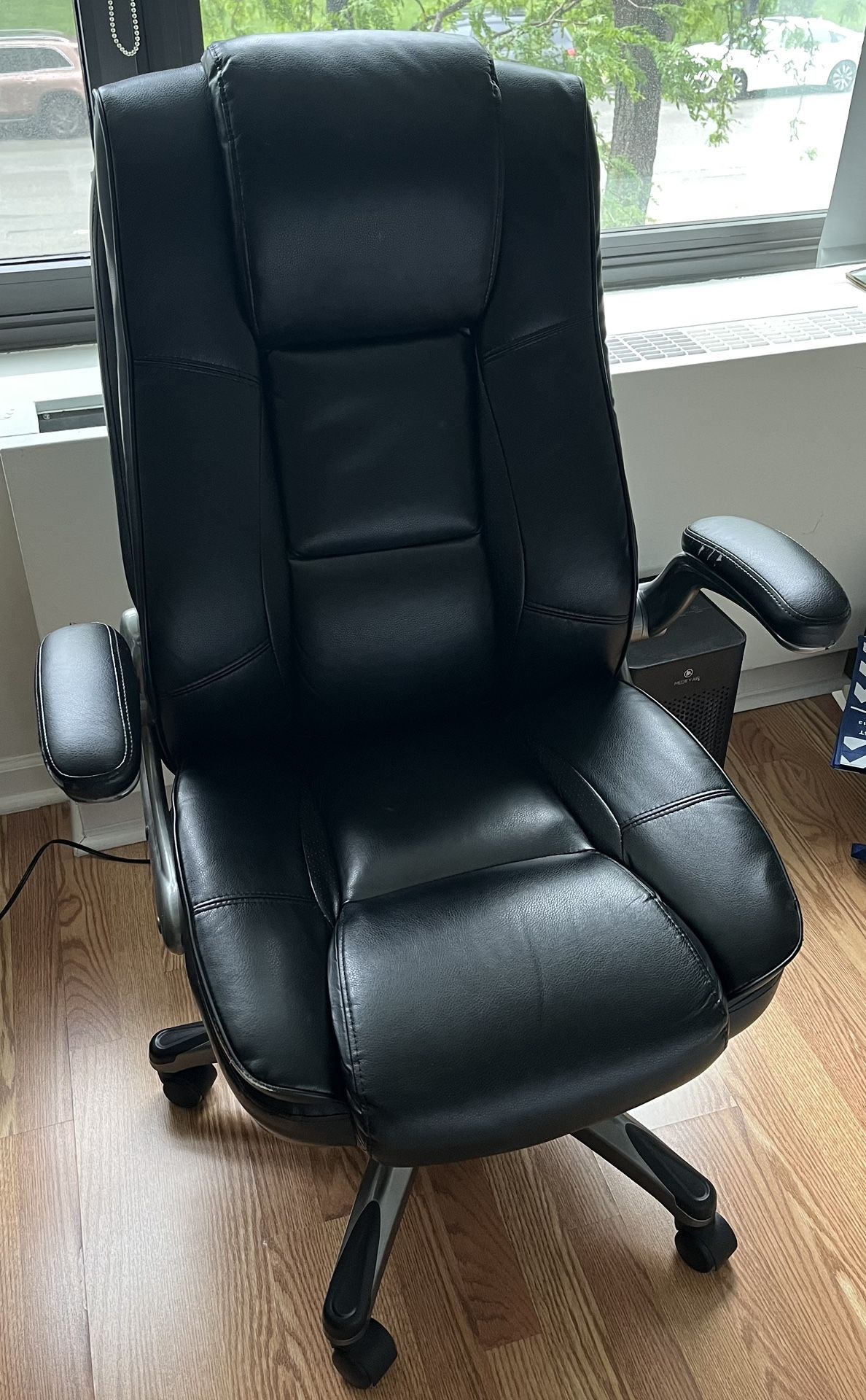 Black Desk Chair