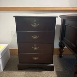 Bombay Furniture Late 20th Century Chippendale Mahogany 2-Drawer Filing Cabinet