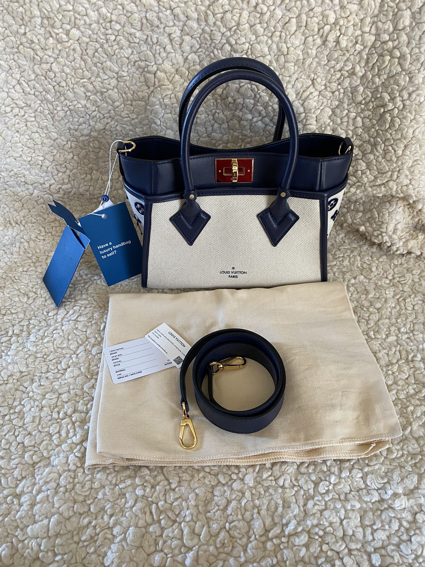 Louis Vuitton On My Side Pm