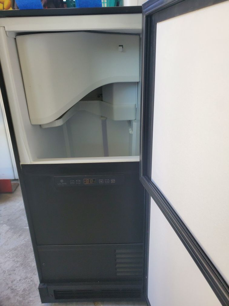 Uline Ice machine for Sale in Carlsbad, CA OfferUp