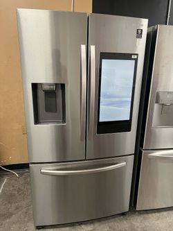SAMSUNG FAMILY HUB-REFRIGERATOR / PERFECT CONDITION 