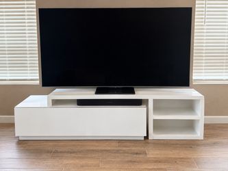 Structube KATE Extendable TV Stand / Media Unit – High-Gloss White