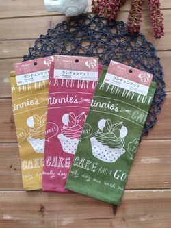 3 MINNIE MOUSE PLACEMATS **BRAND NEW**