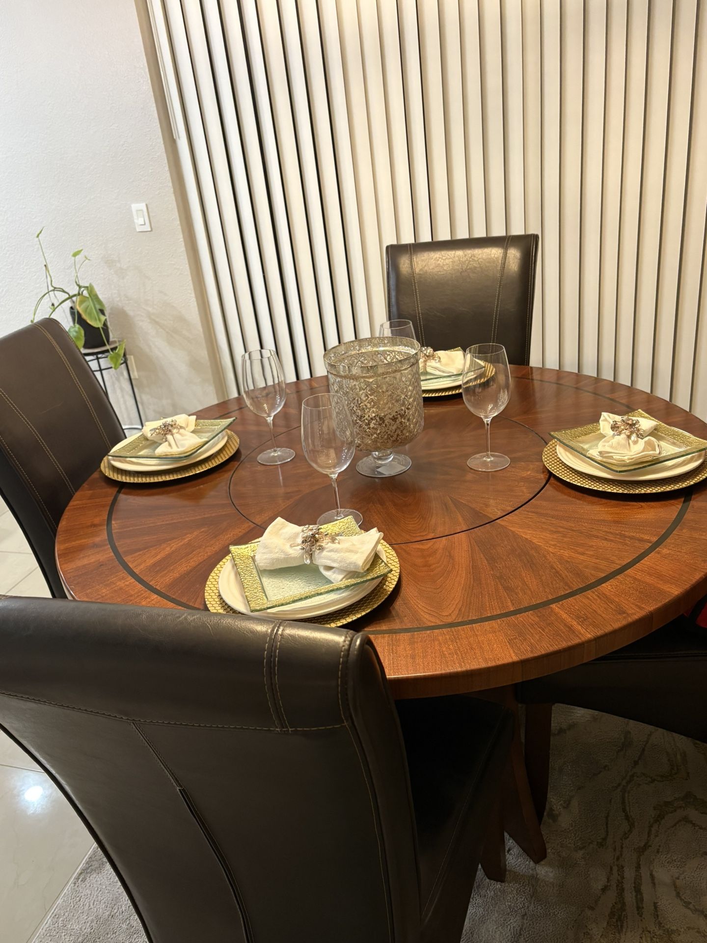 Dining Table And Chair For Sale $200