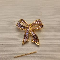 Handmade Swarovski BREAST CANCER PIN