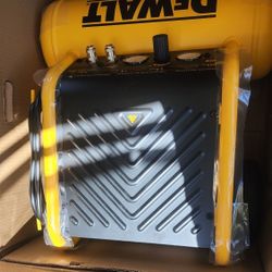 Dewalt Compressor 4.5 Gallon