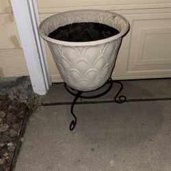 Flower Pot w/ Stand 