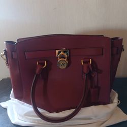 Brand NEW Micheal Kors Purse