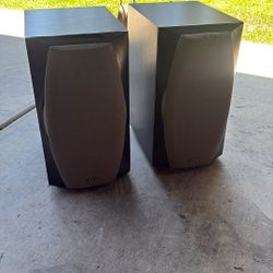 Infinity LG Bookshelf Speakers. Sound Good