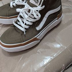 New women vans size 8