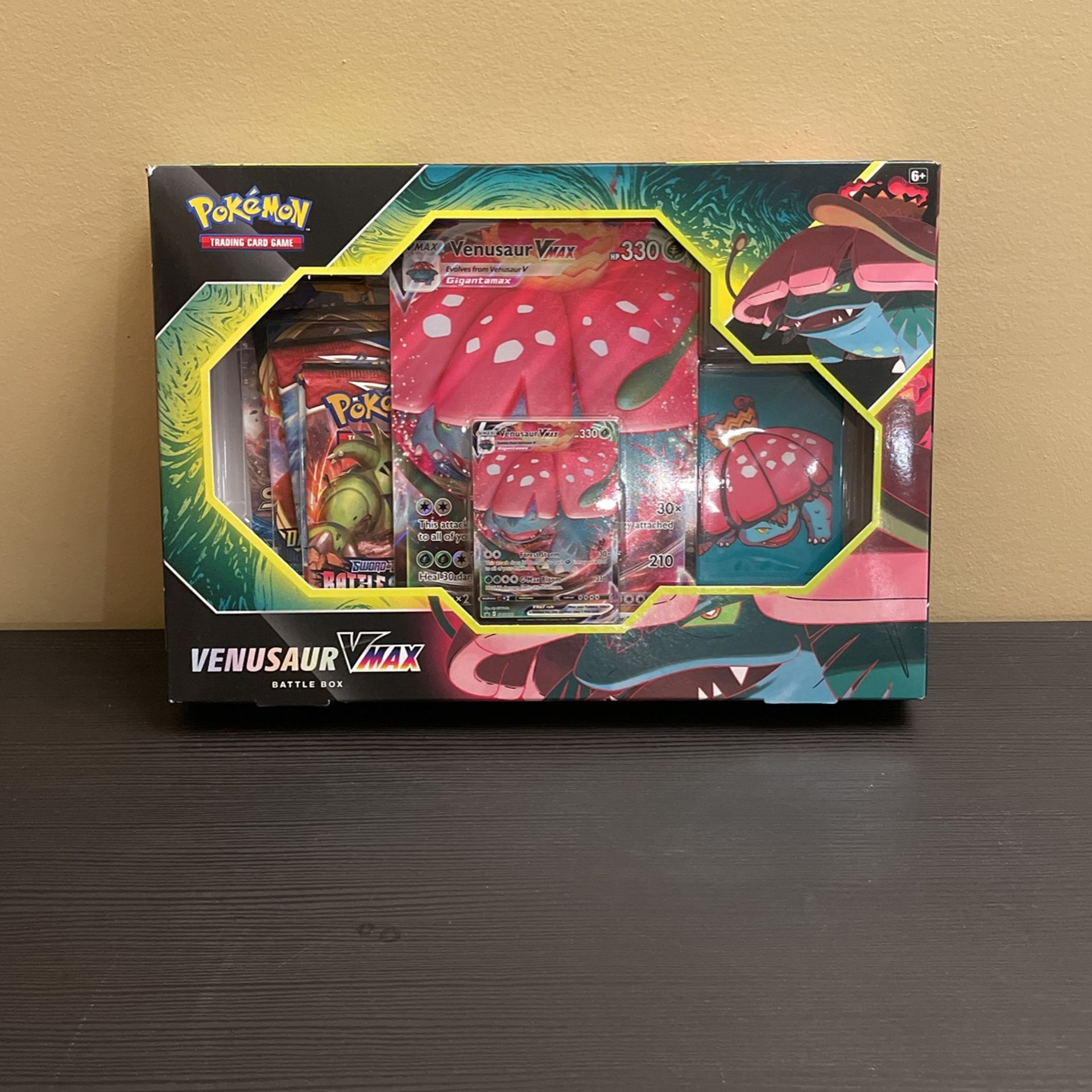 Venusaur VMAX Battle Box Pokemon Cards