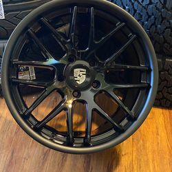 RW06 Gloss Black, Matte Lip (911,996,997) (Narrow Body)