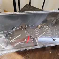 90-91Acura Integra Instrument  Speedo Tachometer Cluster AT