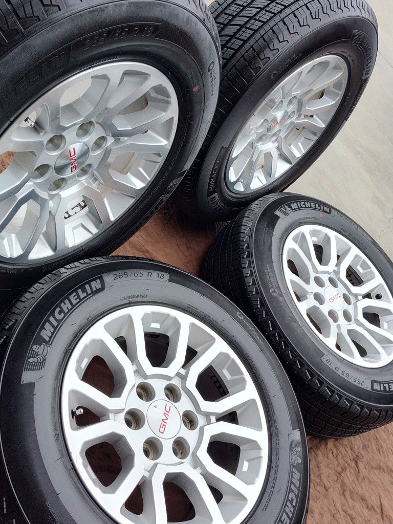 18" GMC WHEELS SEMI-NEW MICHELIN TIRES