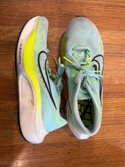 Woman’s athletic shoes 8.5