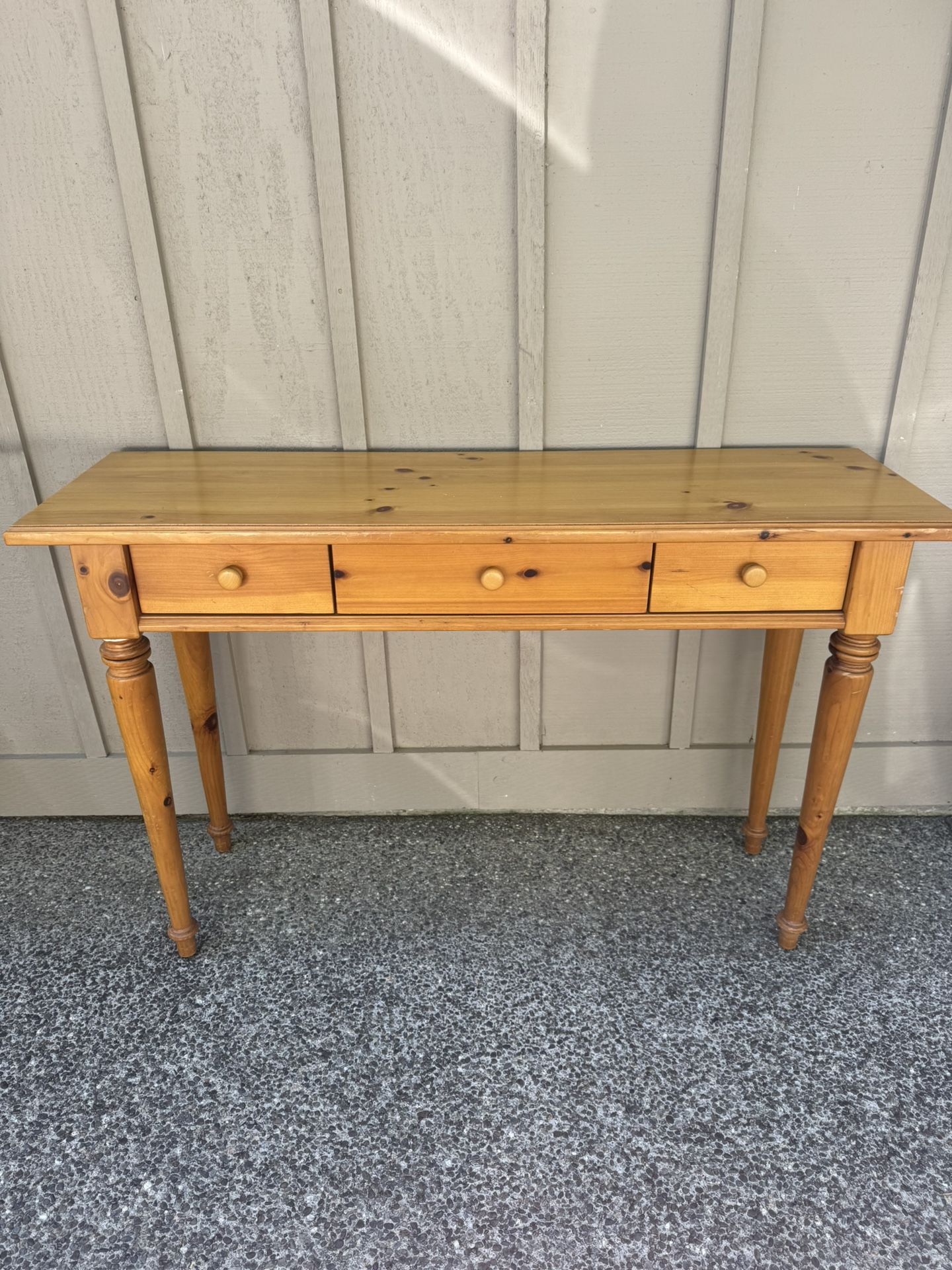 table -solid pine