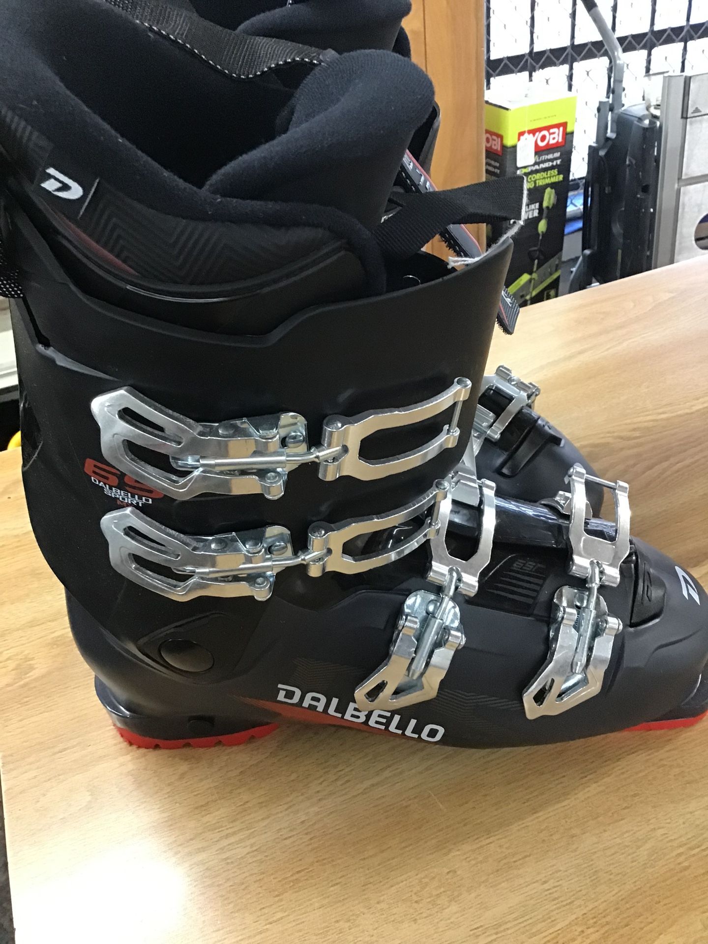 Dalbello 6S Men’s Ski Boots Size 10.5