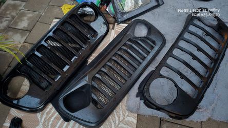 Jeep Wrangler Front Grille Set