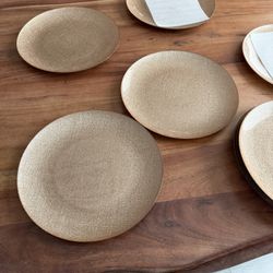 Plates Holiday-11 $20