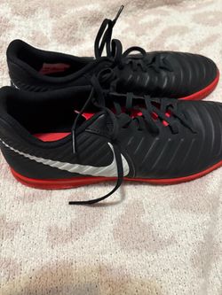 Nike Tiempo Indoor Soccer Shoes – Size 9 / EU 43