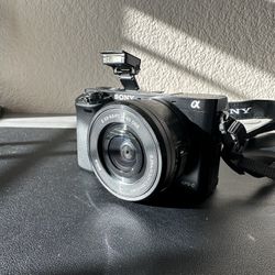 Sony ILCE-6000L Camera