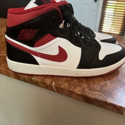 Nike Jordan 1 Mid Sz 11 Worn Once 