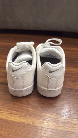 White Nike Sneakers