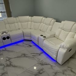 Power Recliner Sofa ( Financing Available) 