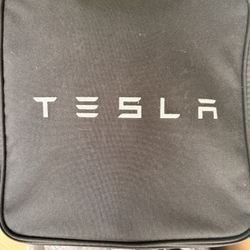 TESLA CHARGER 