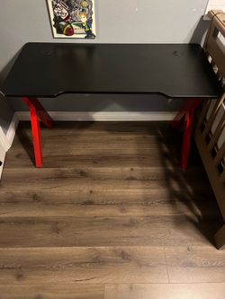 Gaming desk
