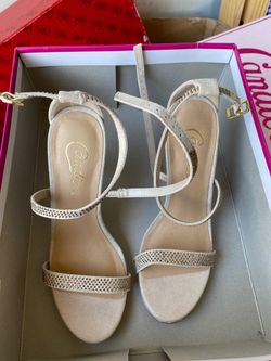 Shoes size 5.5
