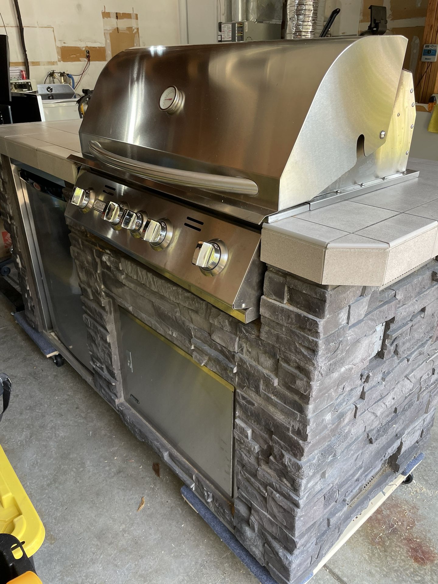 Bull Power Q 31” BBQ Island