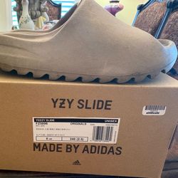Yeezy Bone slides