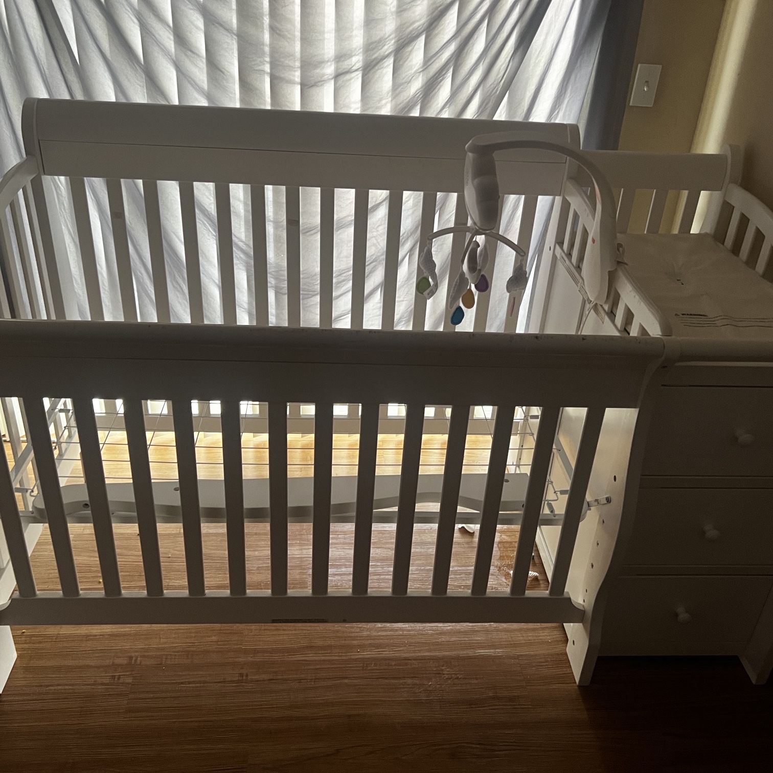 Baby Crib With Storage And Changing Table 