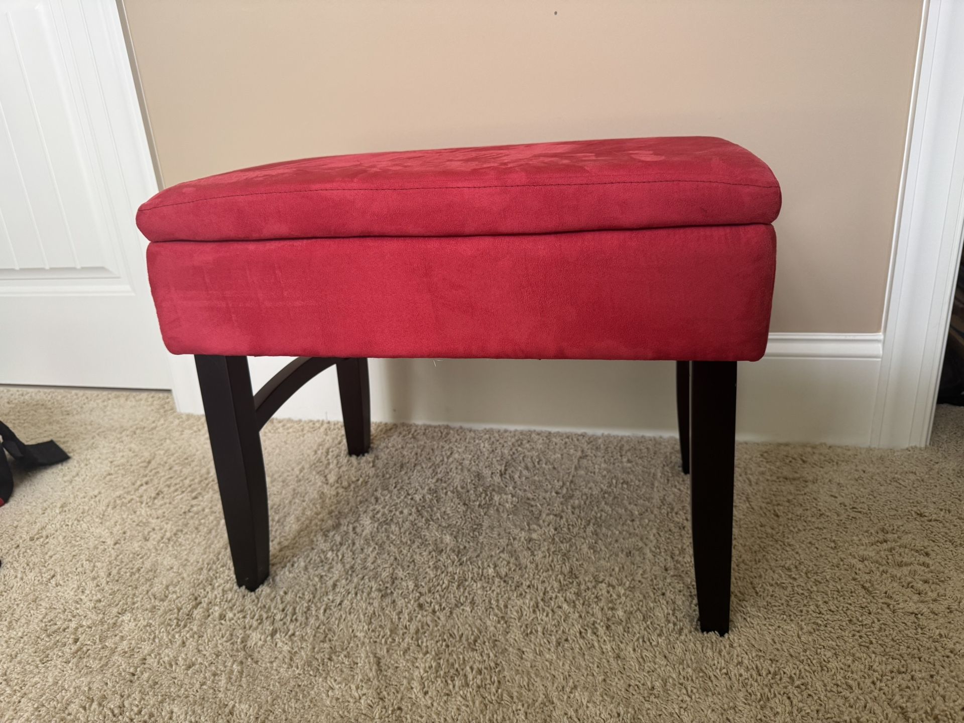 Ottoman/stool With Hinged Lid