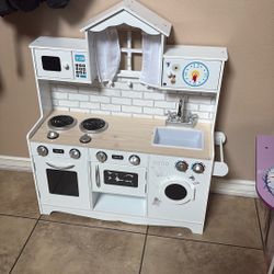 Kids Play Kitchen