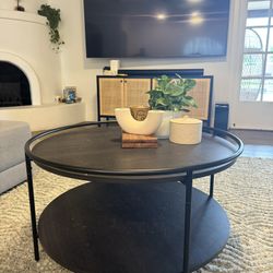 Round coffee table