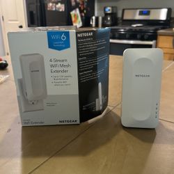 NETGEAR 4-Stream WiFi Mesh Extender