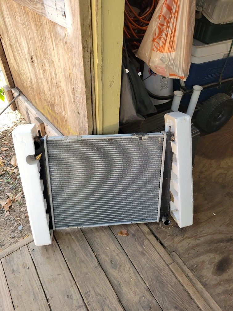 1997 JEEPNGRAND CHEROKEE RADIATOR