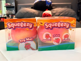 Squeezy Peach Squishy