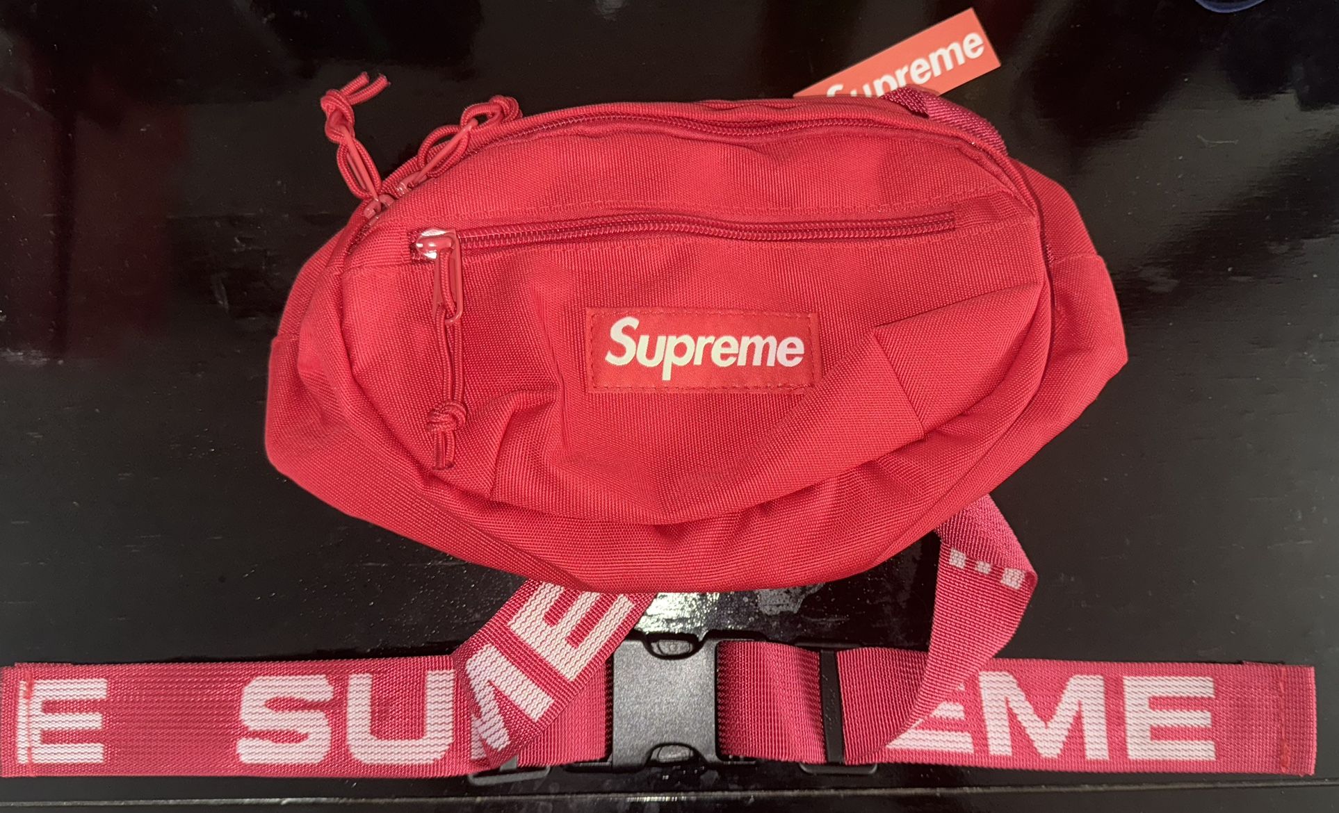 Suprem Bag Ss18 Waist Bag ( Brand New)