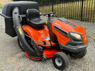 Husqvarna Riding Lawn Tractor Mower 48” Deck 24HP Engine Super Triple Bagger