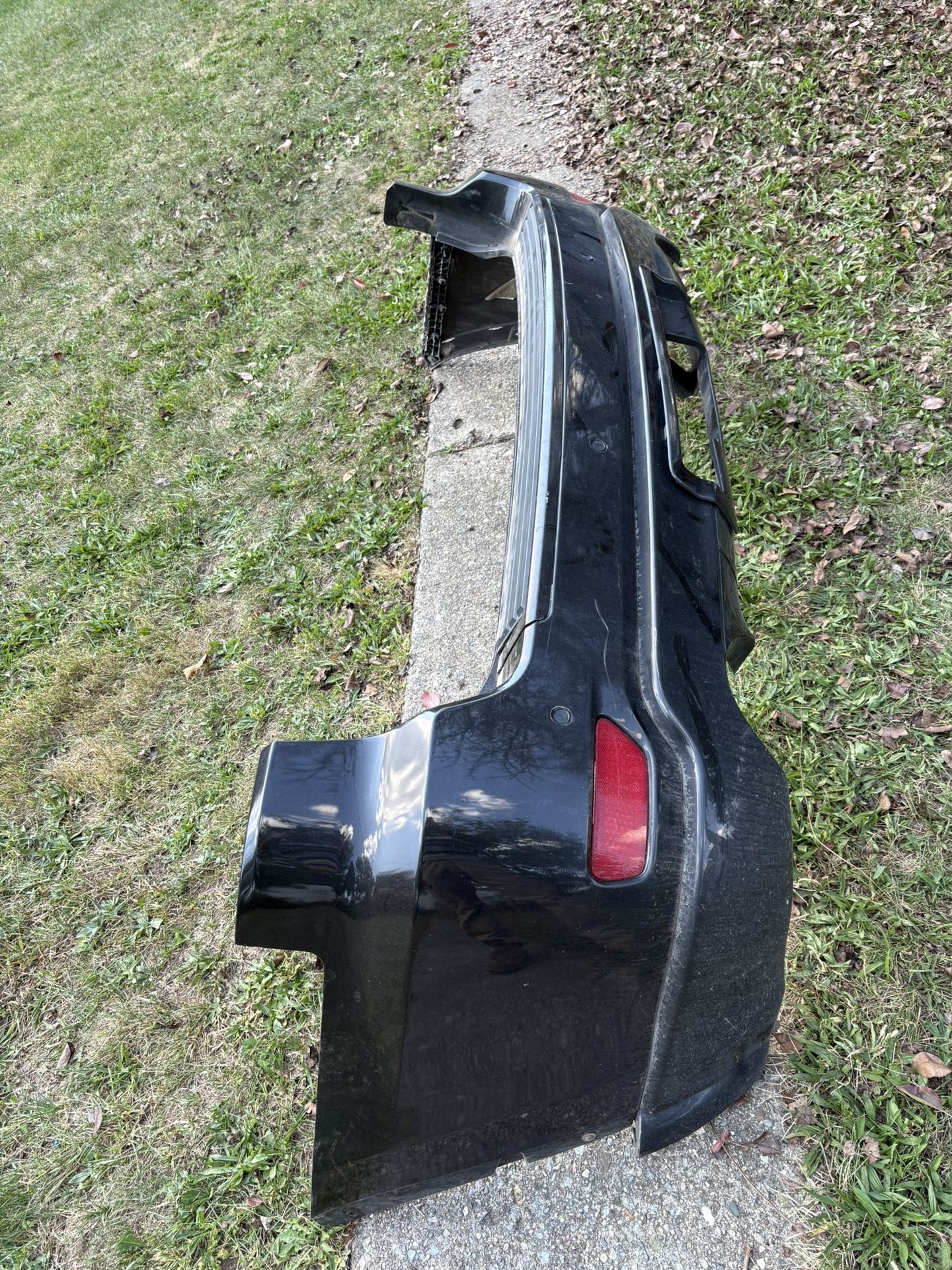 19 Jeep Grand Cherokee Limited Rear Bumper With Sensors 