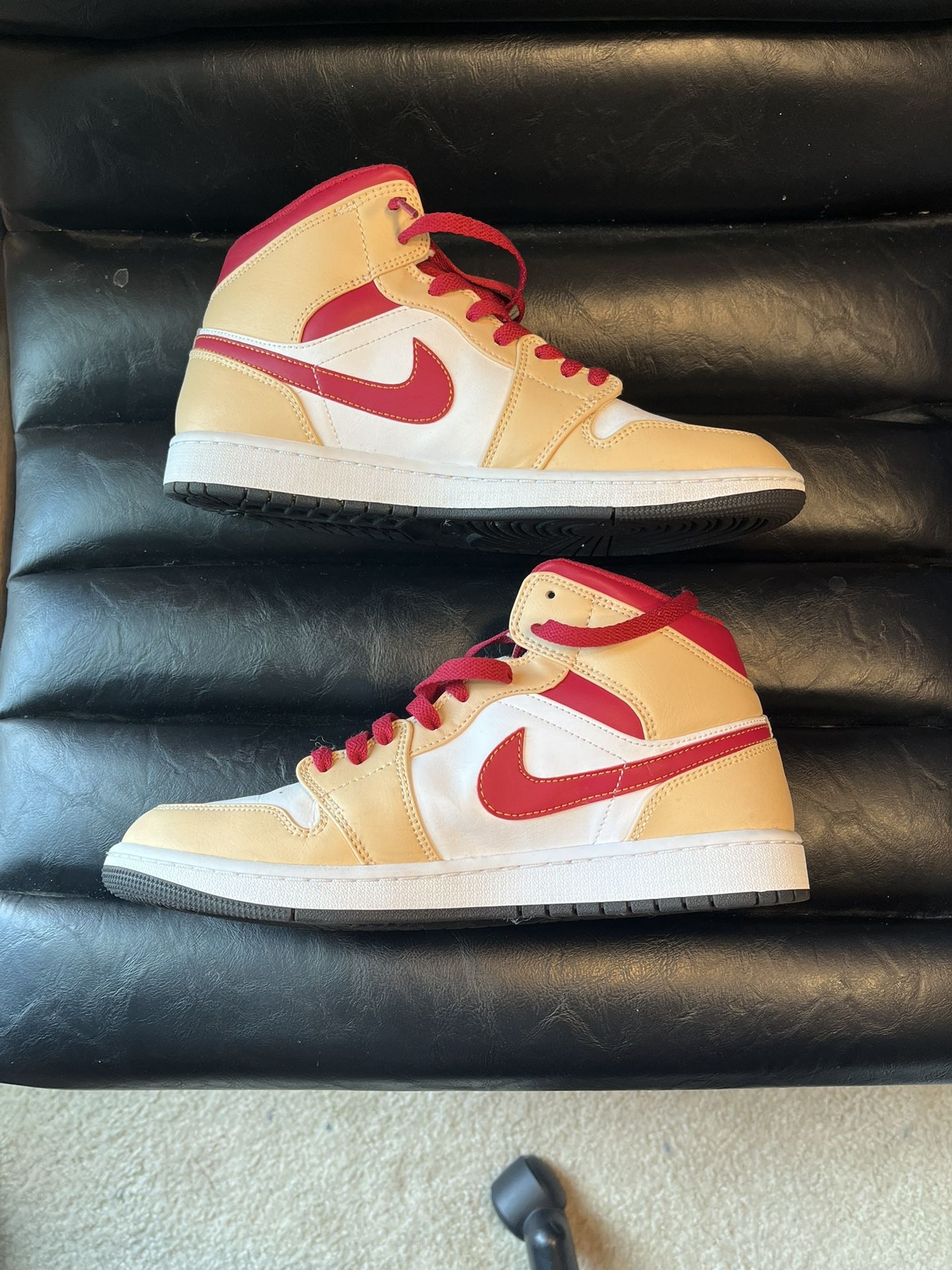 Jordan 1 Mid size 10