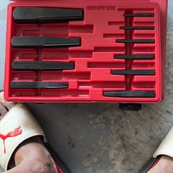 Screw And Pipe Extraction Set