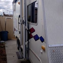 2005 Tahoe Trailer 