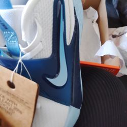 Nike Shoes  30$!!!!!!! ONLY 