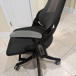 Pursuit Ergonomic Chair by UPLIFT Desk
