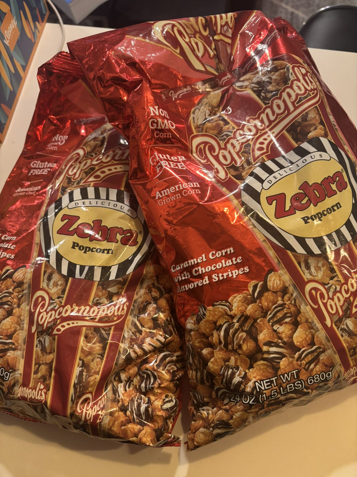 Popcornopolis Zebra 24oz
