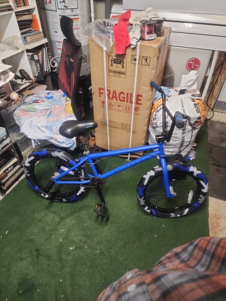 Bmx Elite. Like New. Son Grew Out Of It Way To Quick Had A Growth Spurt.